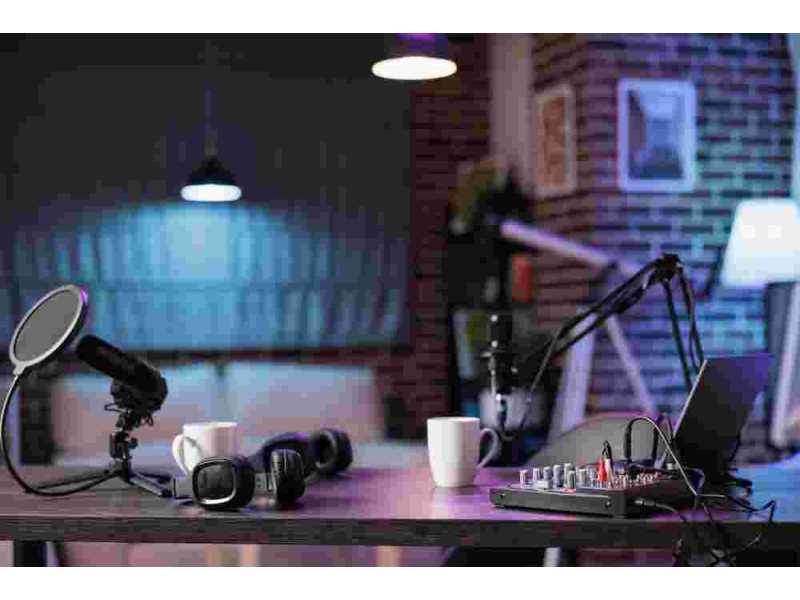 sound-recording-studio-near-me-for-professional-audio-production-small-0