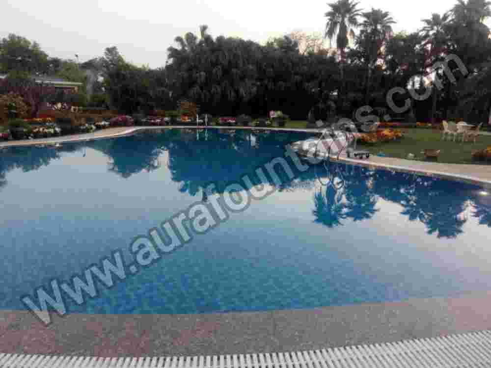 swimming-pool-construction-big-0