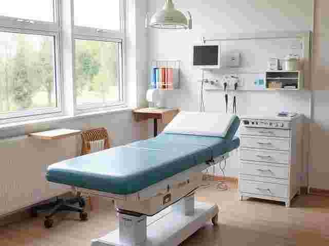 patient-examination-bed-for-hospital-united-poly-engineering