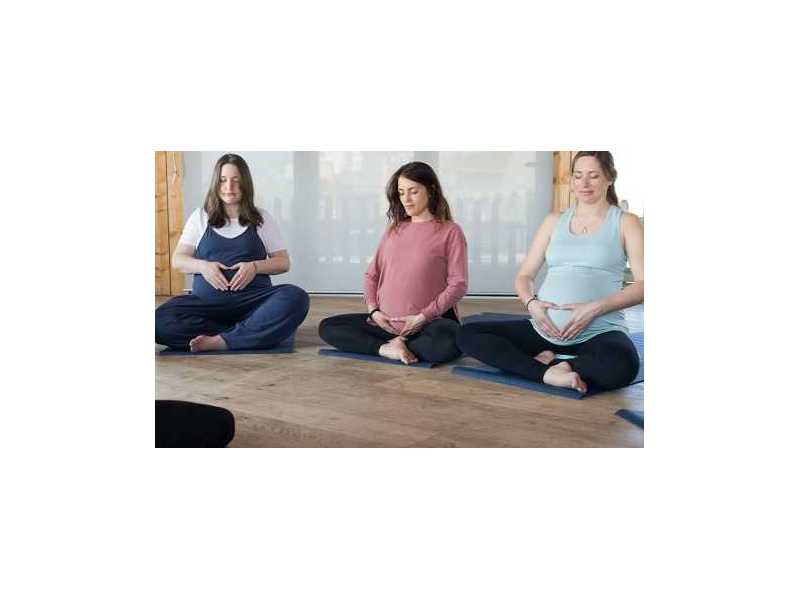 pregnancy-yoga-meditation-classes-in-delhi-ncr-small-1