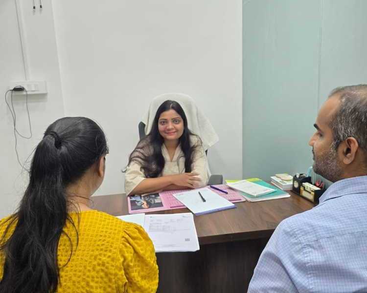 obstetrician-gynecologist-in-wakad-dr-meenal-warade