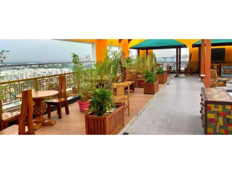 corporate-lunch-venue-with-multi-cuisine-dining-experience-small-1