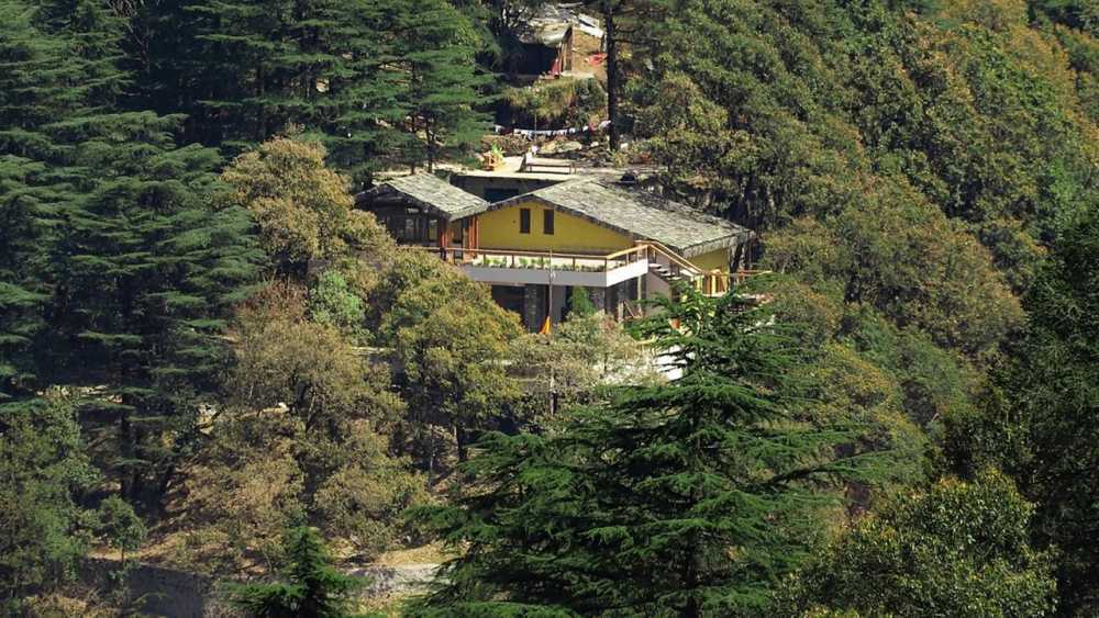 luxury-villas-in-mussoorie-scenic-3-bhk-himalayan-villa-big-0