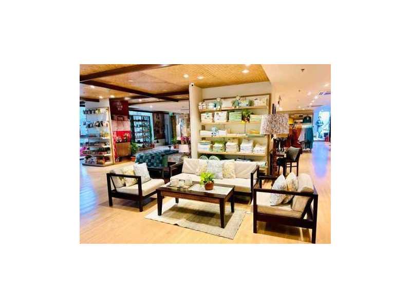 smart-wall-merchandising-solutions-for-growing-retail-businesses-small-1