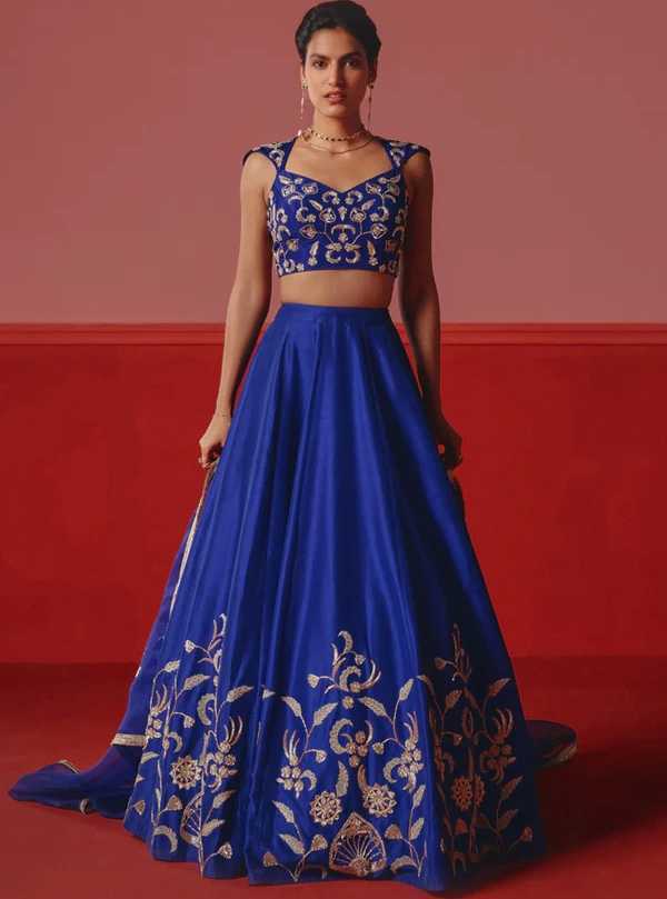 shop-stunning-bridesmaid-lehenga-designs-online-big-1