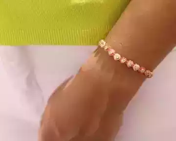 shop-minimalist-bracelet-designs-online-for-everyday-elegance