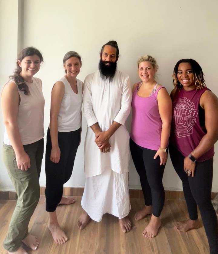 best-yoga-retreat-in-rishikesh-aananda-yog-big-1
