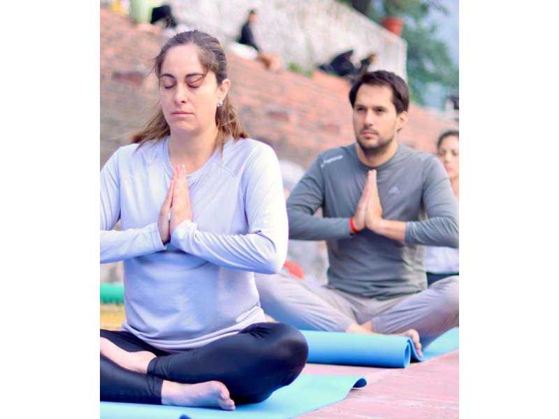 best-yoga-retreat-in-rishikesh-aananda-yog-small-0