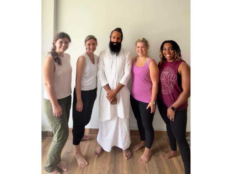 best-yoga-retreat-in-rishikesh-aananda-yog-small-1
