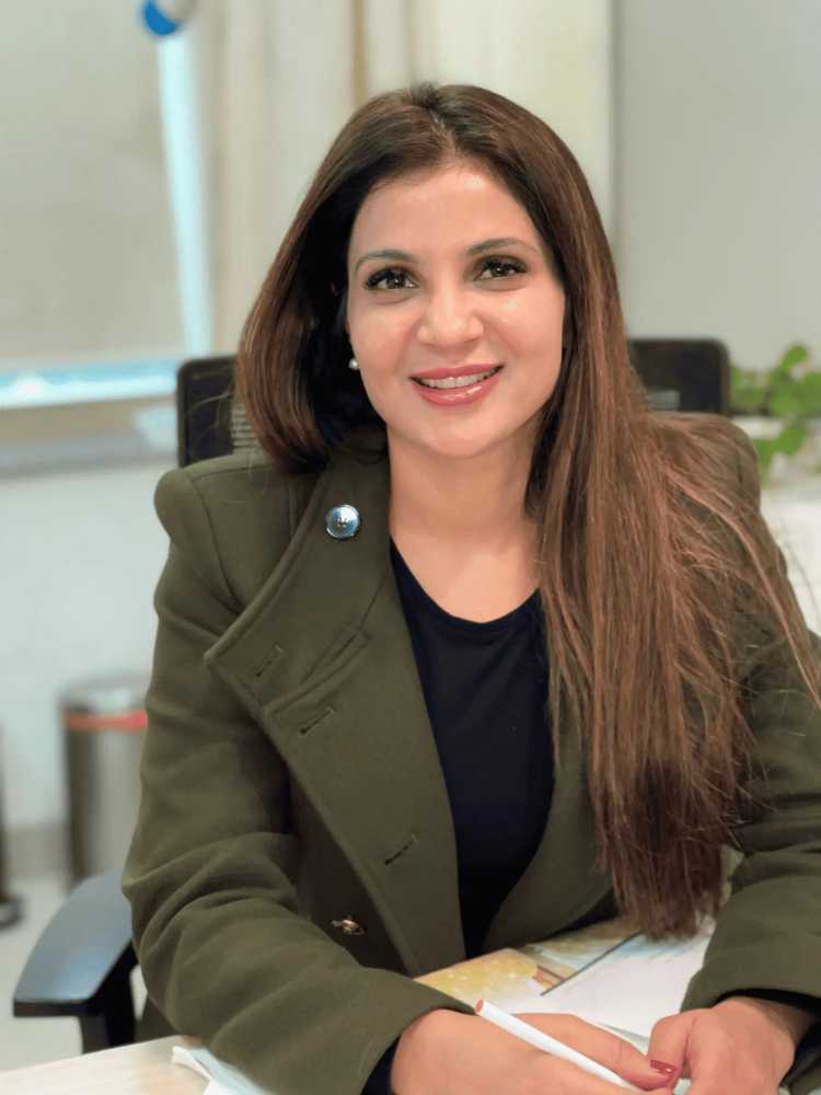 meet-dr-priya-shukla-expert-fertility-care-at-queens-ivf-big-0
