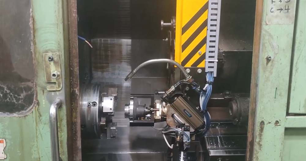 gantry-machine-tending-robot-strategi-automation-big-0