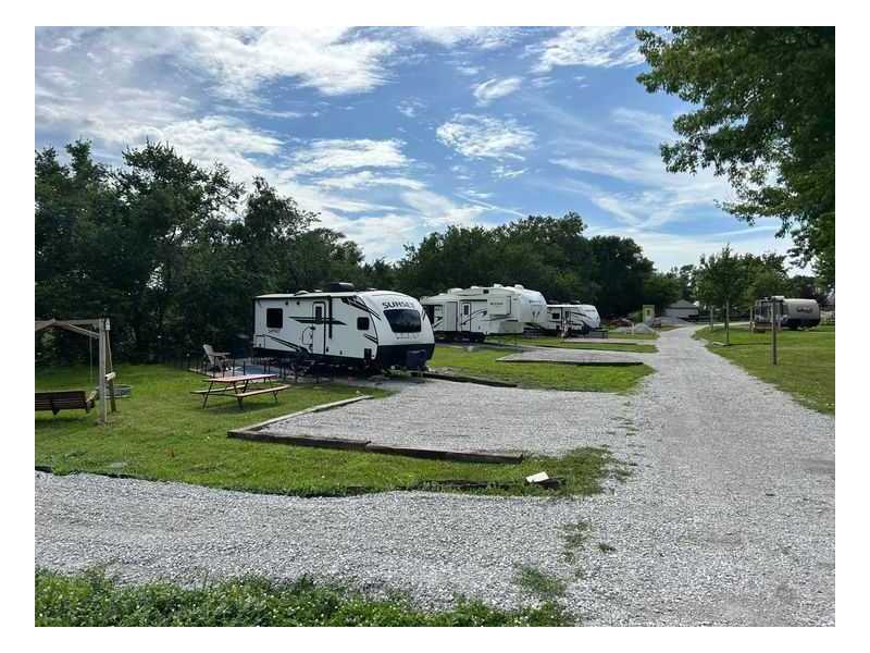 pipestone-motel-vacation-rentals-for-families-small-0