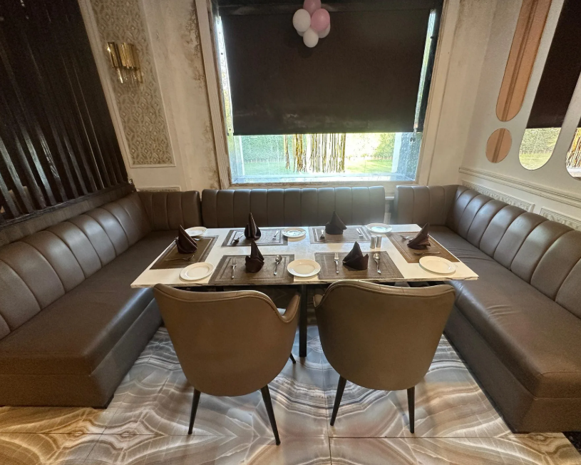 enjoy-delicious-meals-at-family-restaurant-in-omega-1-gr-noida
