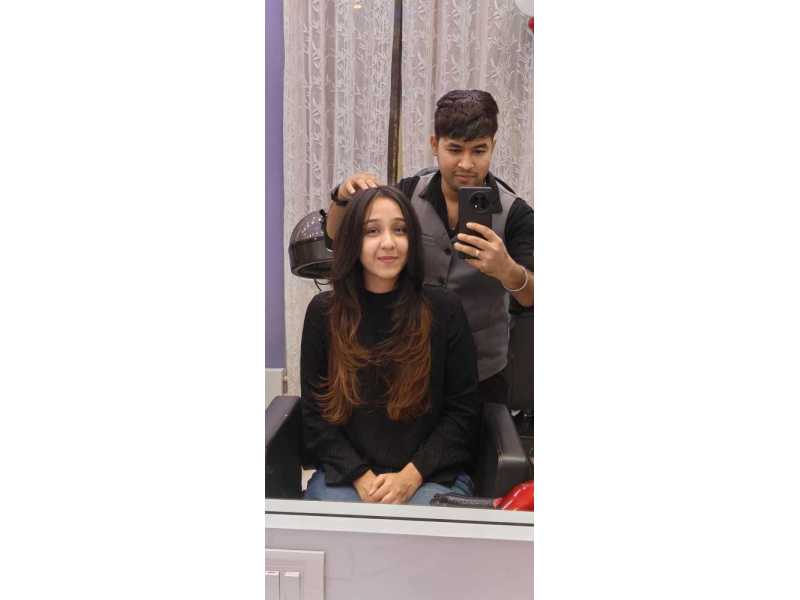 flame-salon-for-trendy-haircuts-styling-small-0