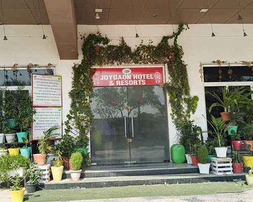best-hotel-resorts-in-gurugram