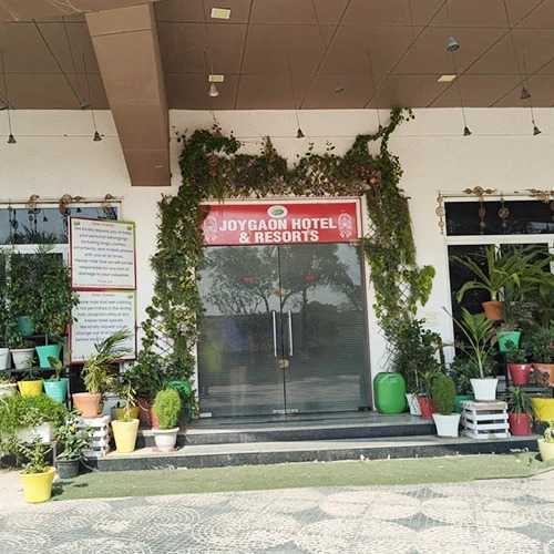 best-hotel-resorts-in-gurugram-big-0