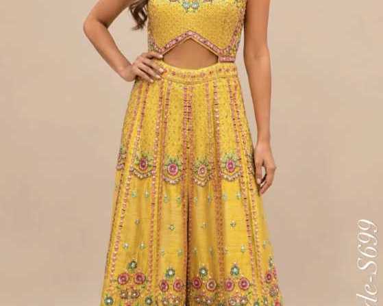 srikriti-designer-boutique-for-elegant-fashion-in-pitampura