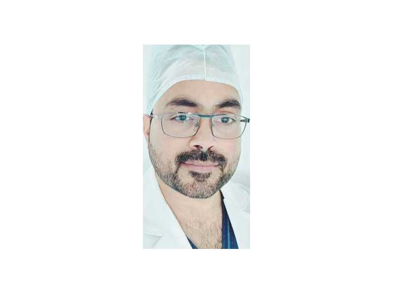 dr-abhishek-pareek-best-cancer-doctor-small-0