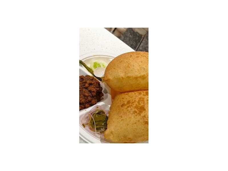 chole-bhature-shop-in-uttam-nagar-navrika-sweets-small-0