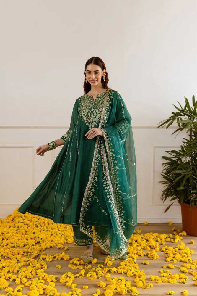 anarkali-suit-party-wear-elegant-styles-for-every-celebration-asrumo-big-1