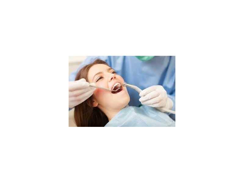dental-clinic-in-ahmedabad-small-0