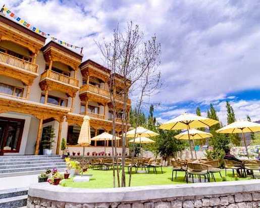 best-luxury-stay-in-leh-ladakh