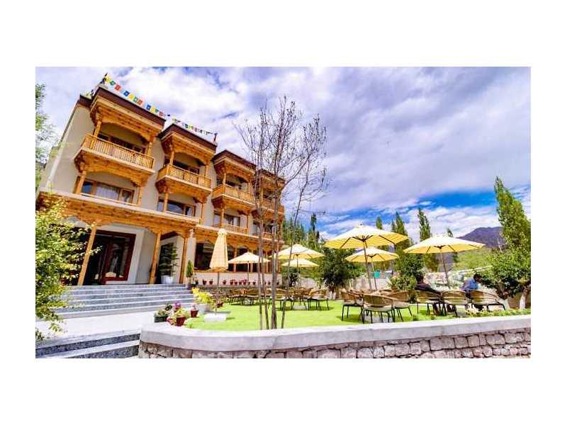 best-luxury-stay-in-leh-ladakh-small-0