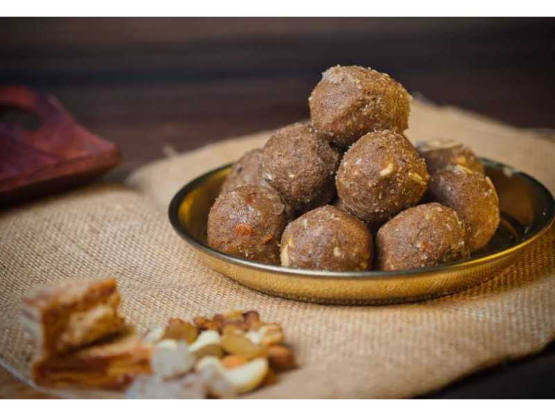buy-gond-ke-laddu-online-traditional-nutrition-trusted-by-new-mothers-small-0