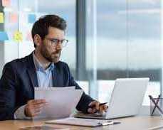 we-are-hiring-account-executive-male