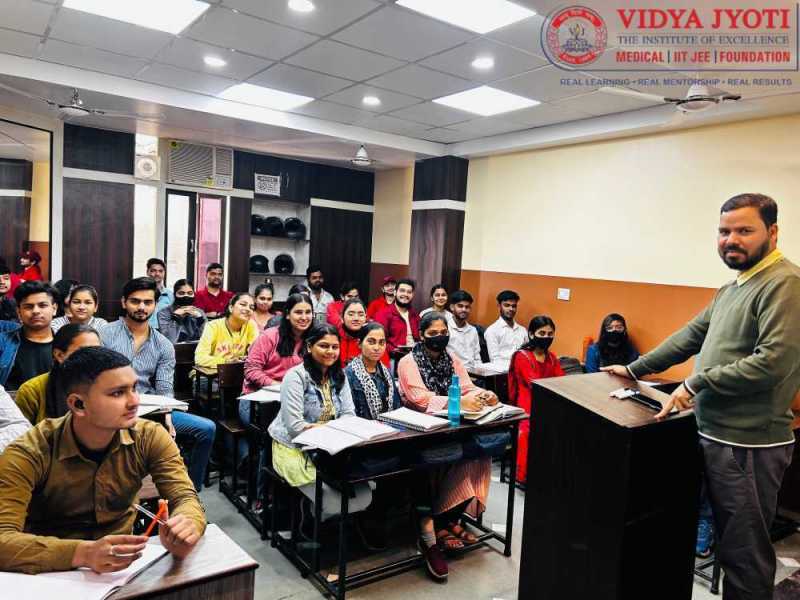 neet-dropper-admission-2026-admissions-open-small-0