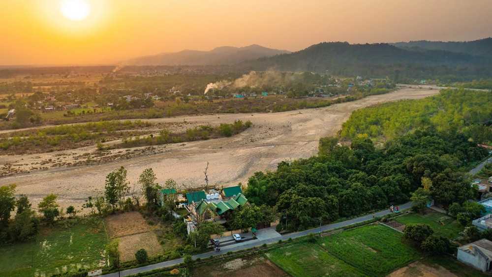 best-resorts-in-jim-corbett-luxury-private-villa-stay-big-0