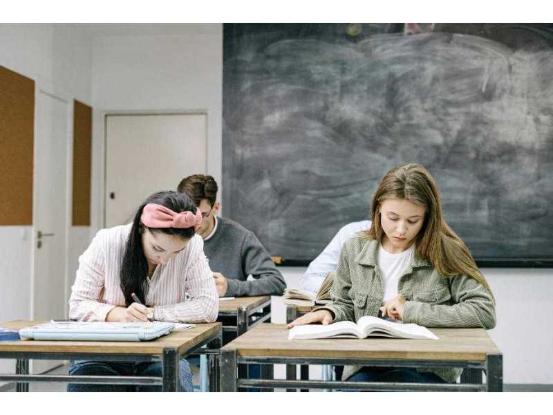 maximize-your-admission-chances-with-a-winning-lor-for-study-abroad-small-0