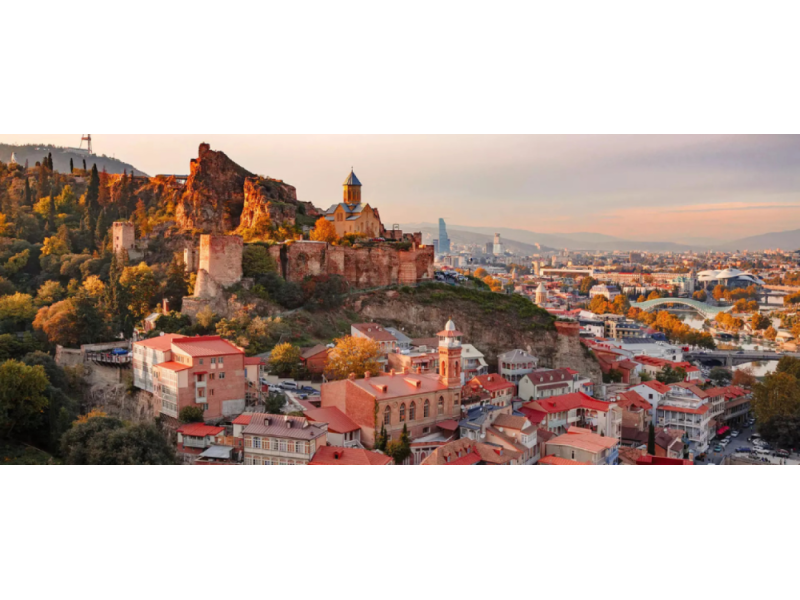 customized-europe-tour-packages-for-couples-families-small-0