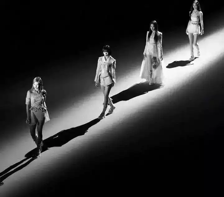 tips-to-become-a-successful-fashion-designer-big-0