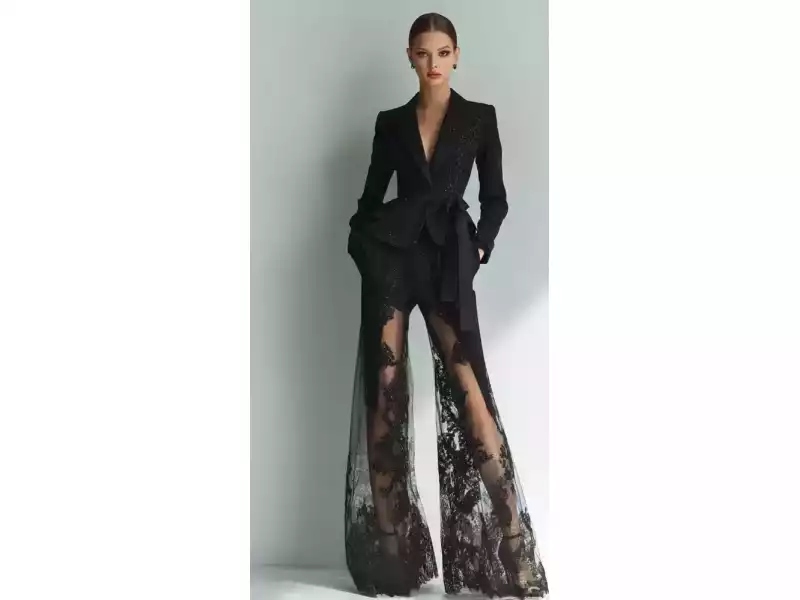 the-essential-skills-needed-to-become-a-fashion-designer-small-0