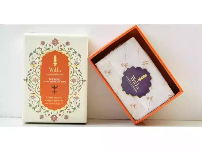 natural-skincare-and-aromatherapy-essentials-for-healthy-glowing-skin-small-0