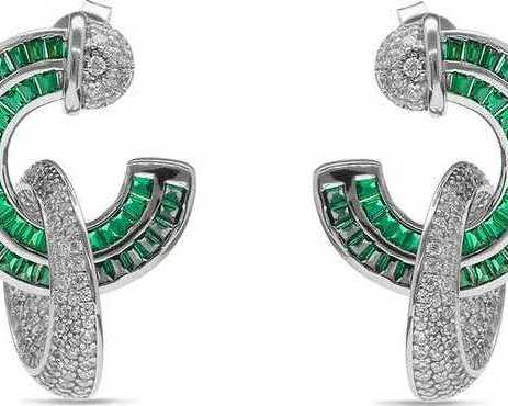 accessories-writer-long-earrings-style-specialist