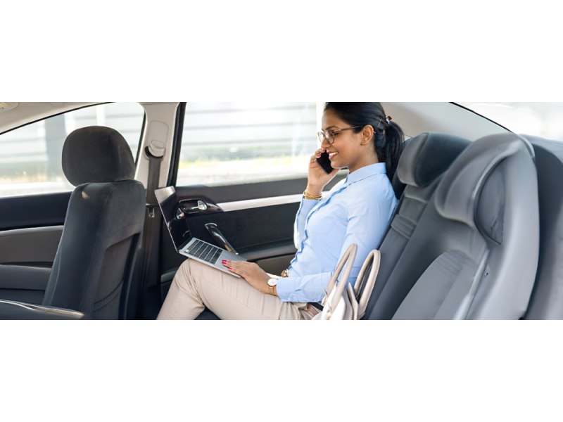 premium-chauffeur-driven-cars-small-0