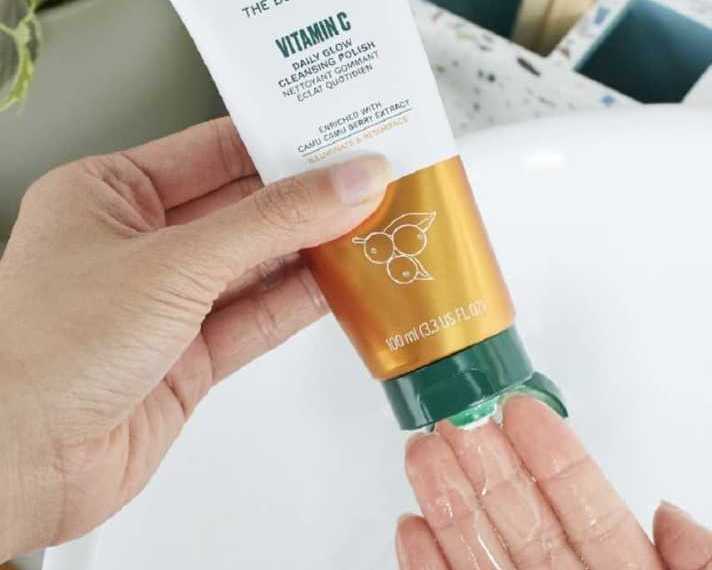 shop-vitamin-c-face-wash-online-at-the-body-shop-india
