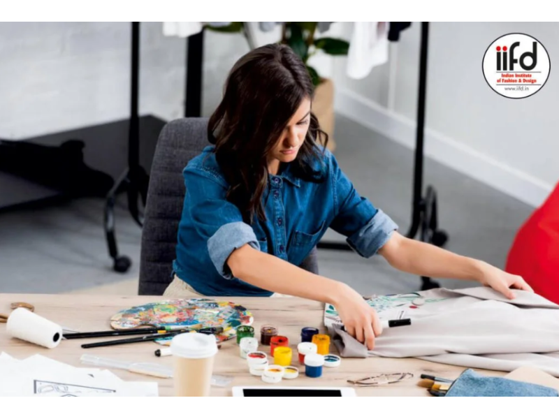 how-to-start-a-clothing-line-with-no-experience-small-0