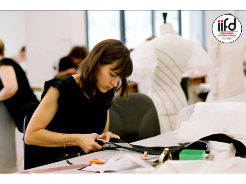 which-course-is-best-for-fashion-designing-small-0