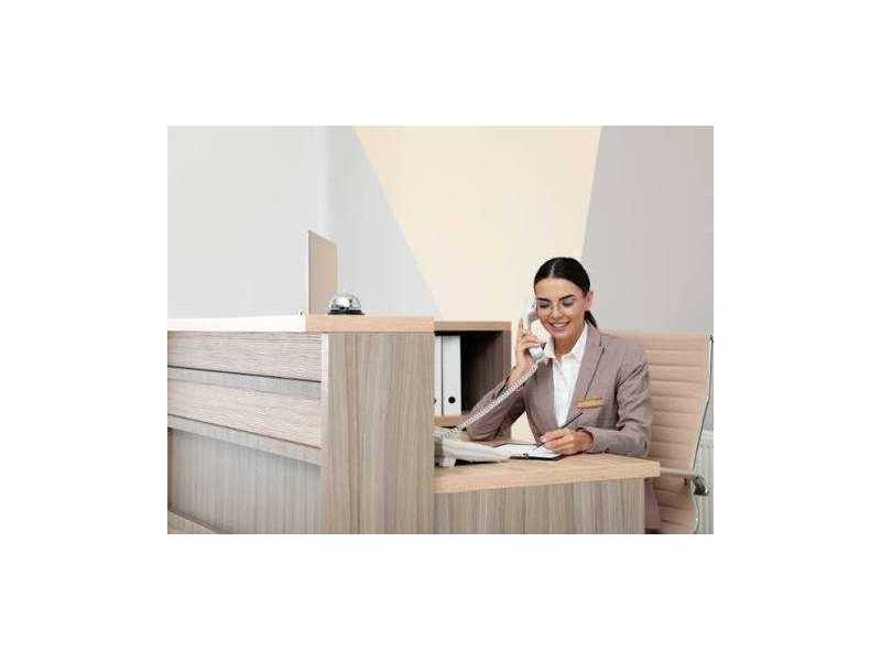 we-are-hiring-receptionist-small-0