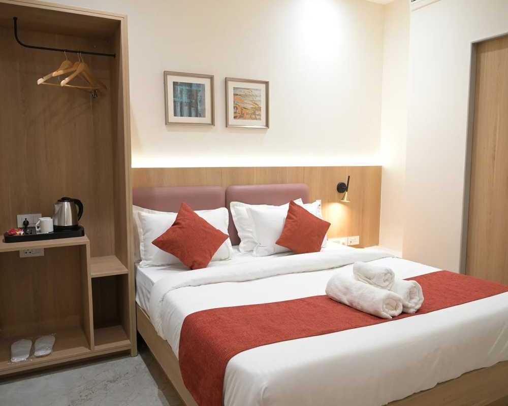 comfortable-hotel-rooms-in-dahod-bhavani-hotel