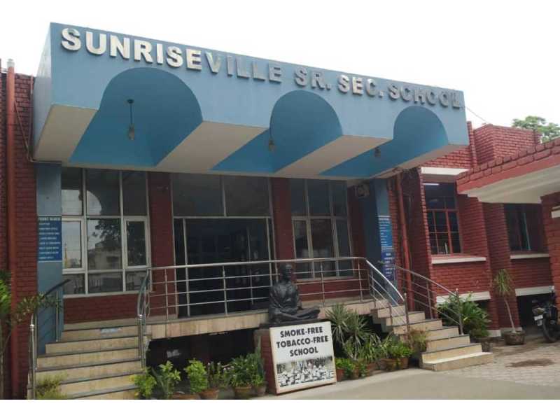private-schools-in-noida-sunriseville-school-small-0
