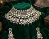 bridal-choker-necklace-for-elegant-wedding-looks