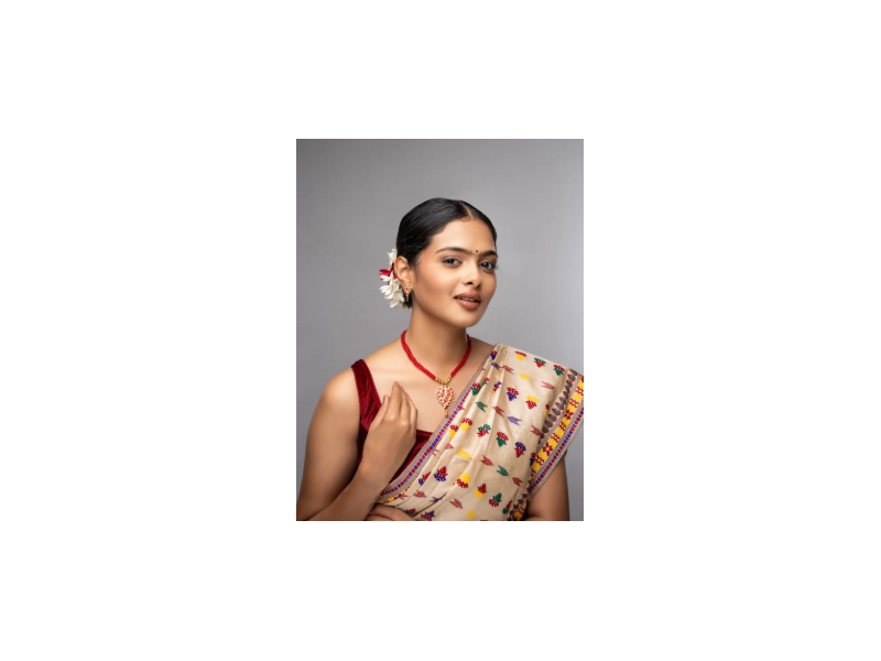 buy-traditional-jewellery-online-from-ethnohues-small-0