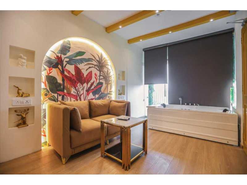 premium-rooms-in-hauz-khas-village-for-comfortable-stay-small-0