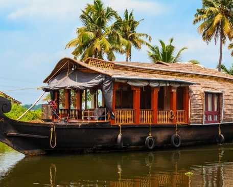rejuvenate-your-mind-body-with-authentic-kerala-wellness-retreats