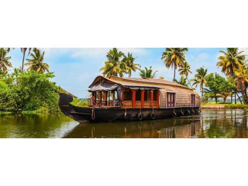rejuvenate-your-mind-body-with-authentic-kerala-wellness-retreats-small-0