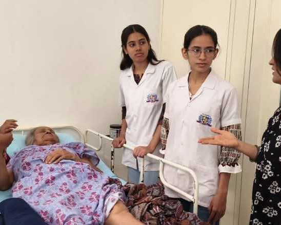 professional-physiotherapy-for-elderly-in-vadodara-care